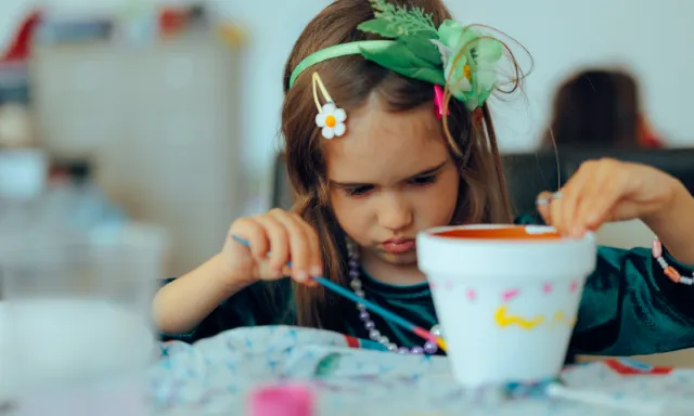 KIDS CRAFT DAY: Pot Painting
